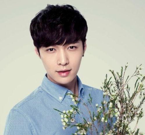 狗仔爆料张艺兴住酒店视频,狗仔镜头下的真实瞬间